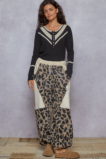 POL Double Gauze Patchwork Quilted Print Knit Pants