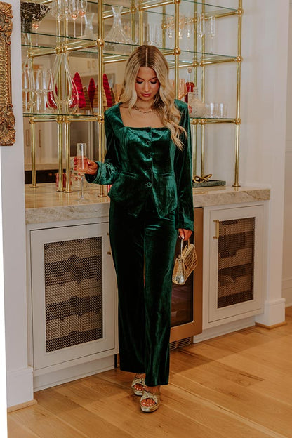 Chic Influencer Velvet Top in Hunter Green