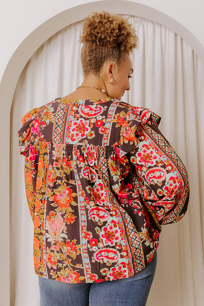 Garden Party Ready Floral Shift Top in Black Curves