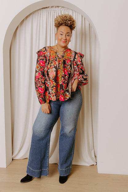 Garden Party Ready Floral Shift Top in Black Curves