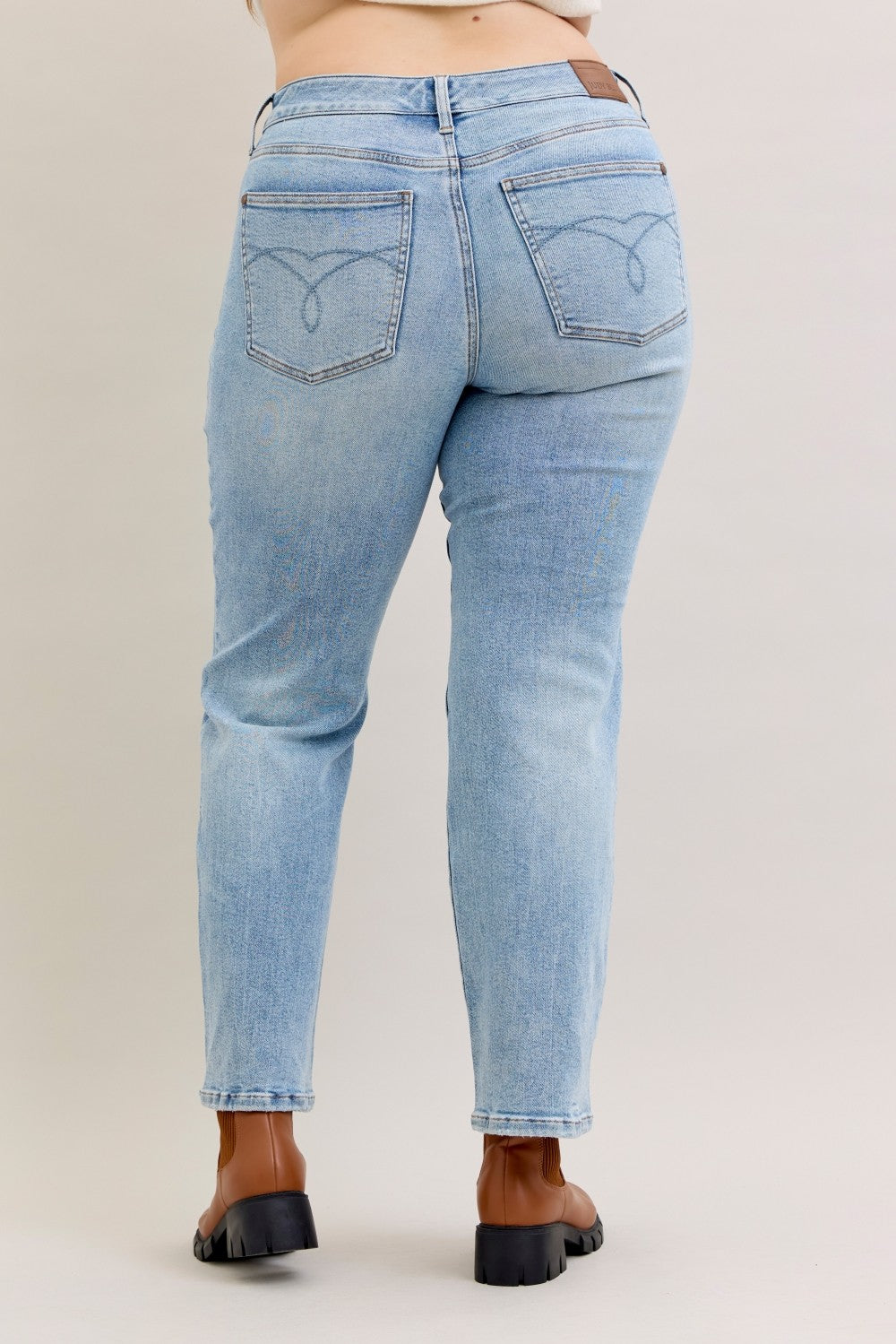 Judy Blue Curvy MR Rigid Magic Straight