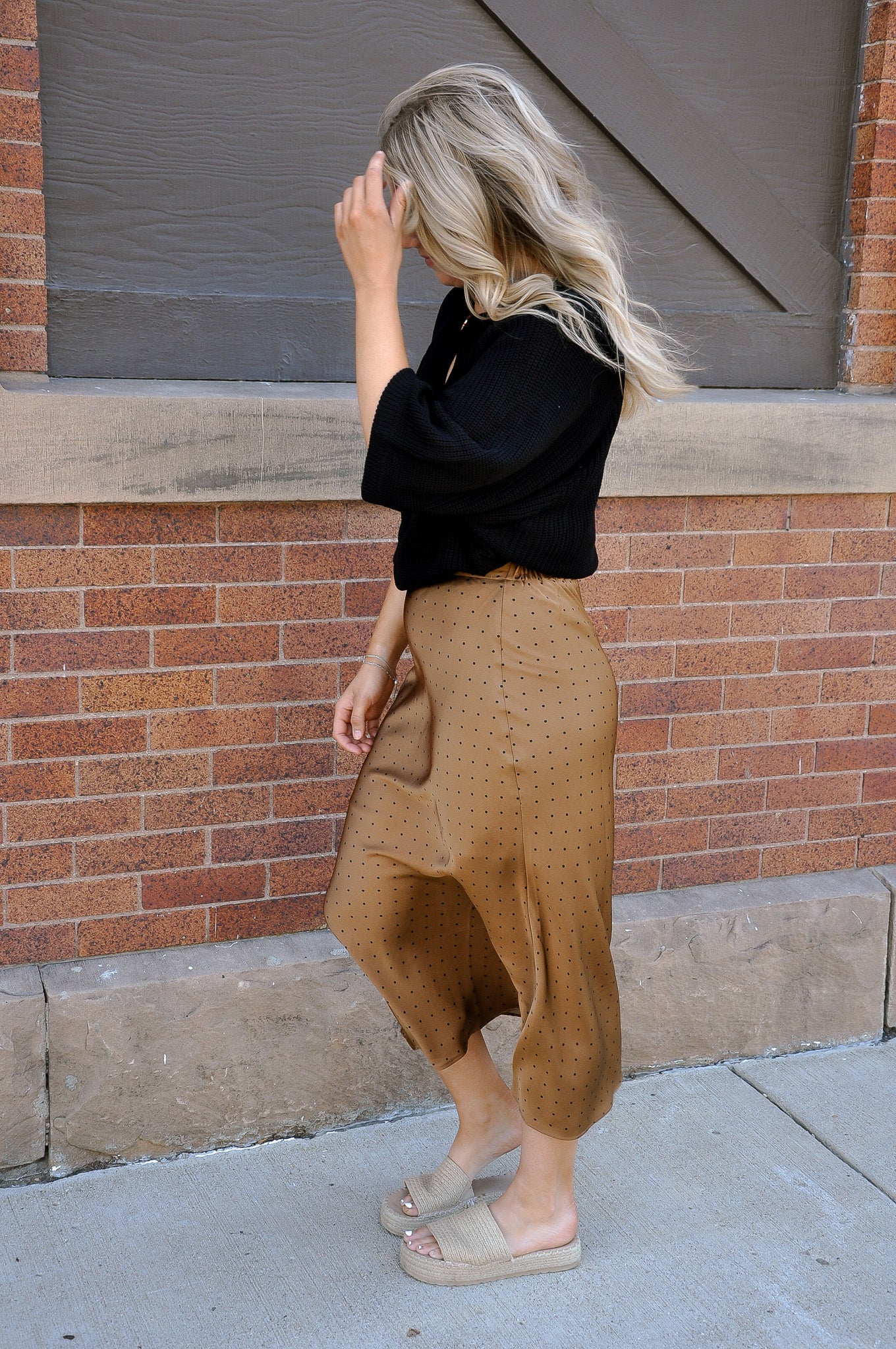 Round Neck Cropped Sleeve Sweater